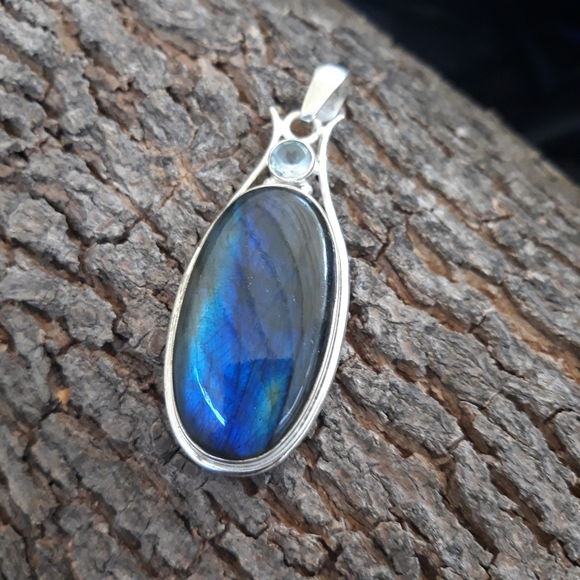 Stunning Labradorite Spectrolite Silver Pendant - Picture 6 of 11